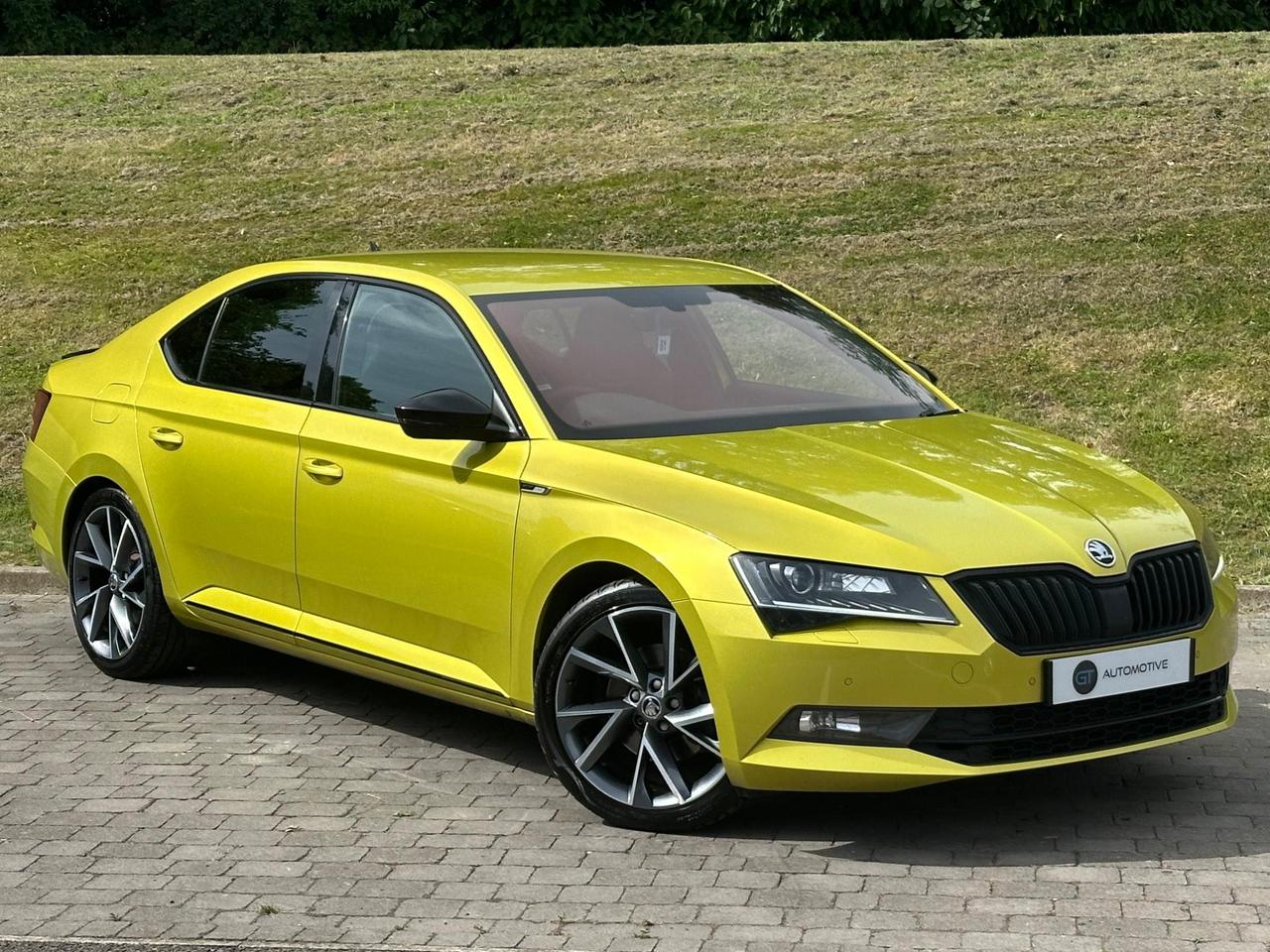 Superb 2.0 TDI SportLine Hatchback 5dr Diesel DSG Euro 6 (s/s) (190 ps) Main Image